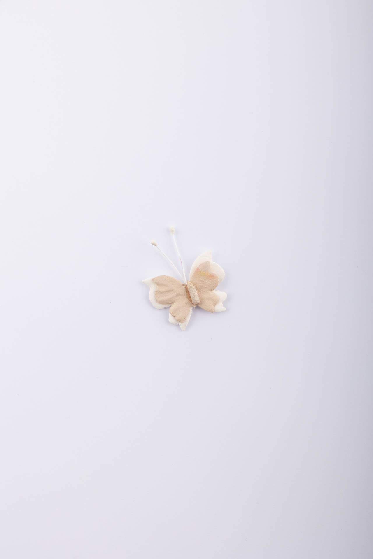 Farfalla adesiva beige